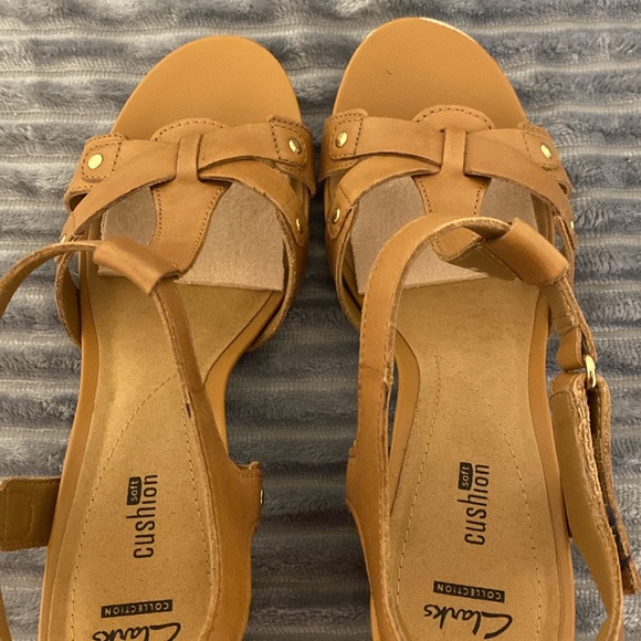 Clarks Stylish Tan Sandals, in good condition. Does have an area on right toe. - Picture 5 of 8